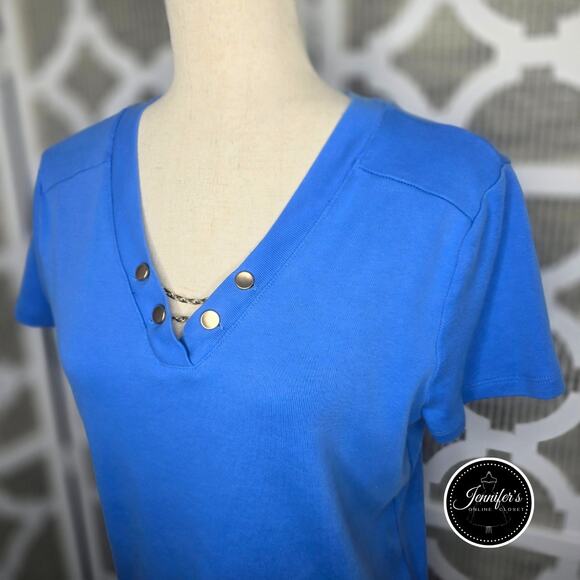 3/$30 Rafaella Blue V-Neck Gold Chain and Button Short Sleeve Knit Top Size PM - Picture 3 of 11